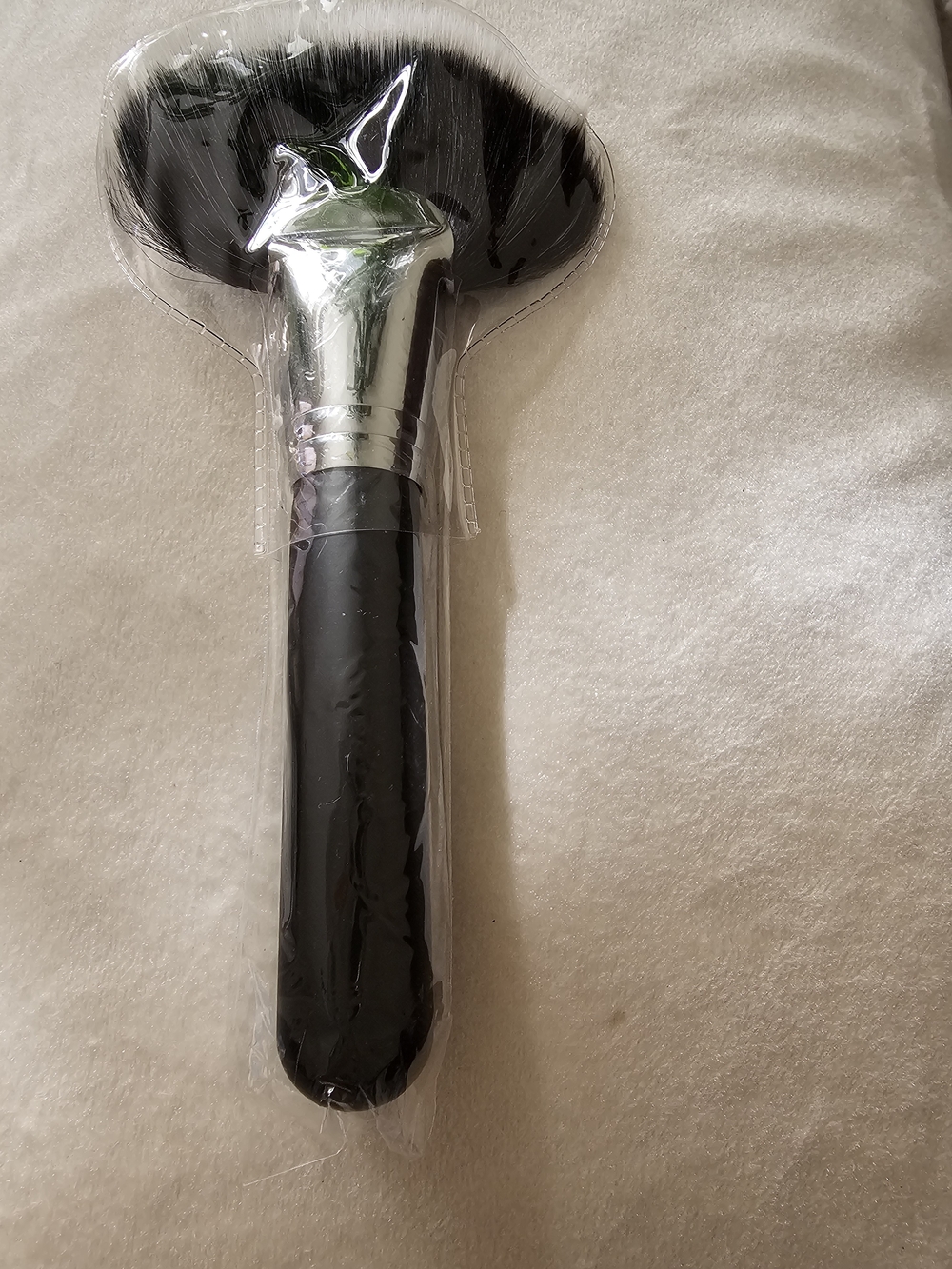 Morphe Black Handle Fan Powder Brush with Silver Ferrule